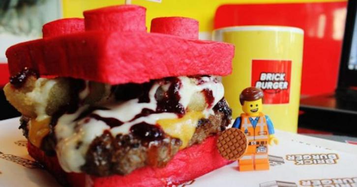 Hay un restaurante en Filipinas que vende hamburguesas de Lego y las necesitamos