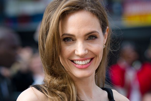  Por esto es que amas a Angelina Jolie aunque tenga cara de pocos amigos