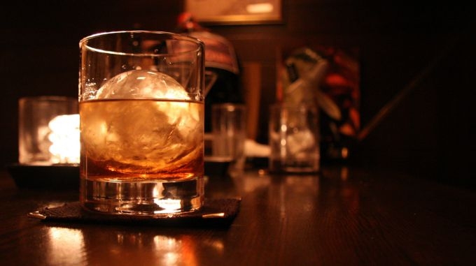  Esto es lo que debes saber para diferenciar bourbon de whisky y convertirte en un conocedor