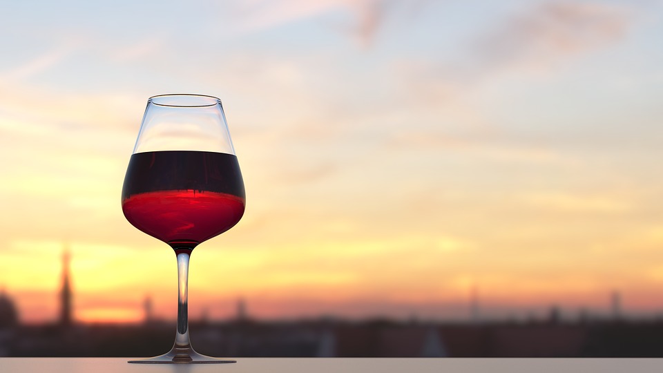 Un estudio dice que beber vino antes de dormir te hace bajar de peso
