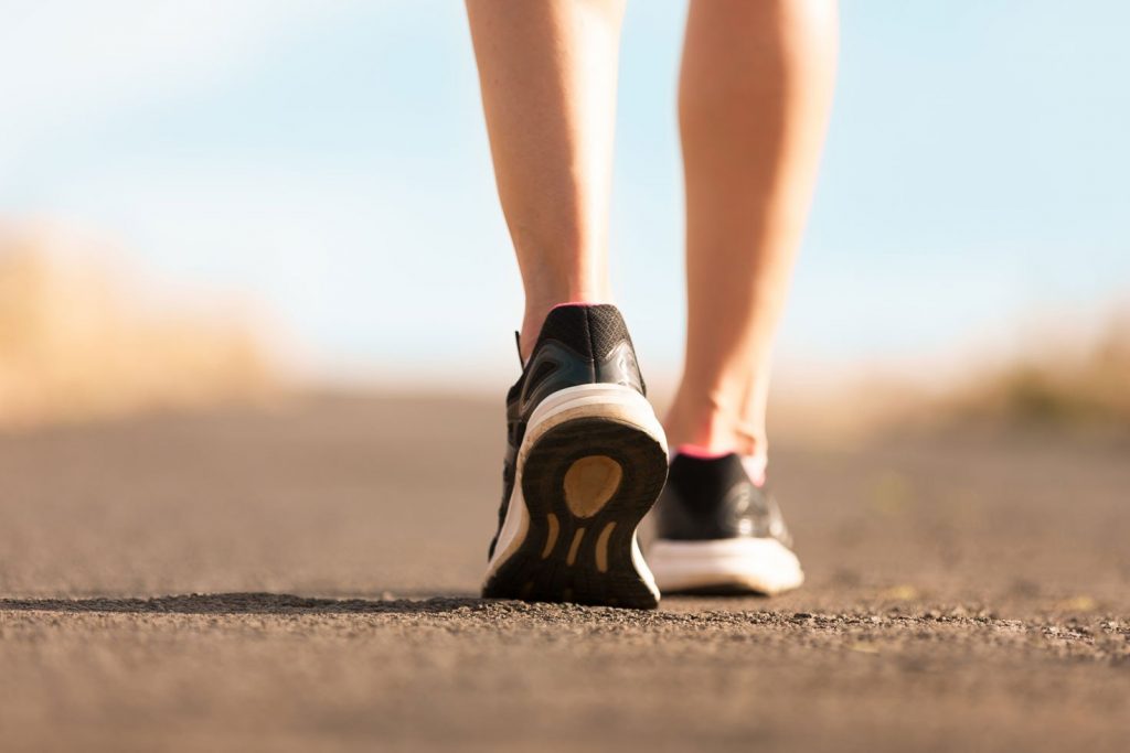 Si no tienes tiempo de hacer ejercicio pero lo necesitas, camina 20 minutos y listo