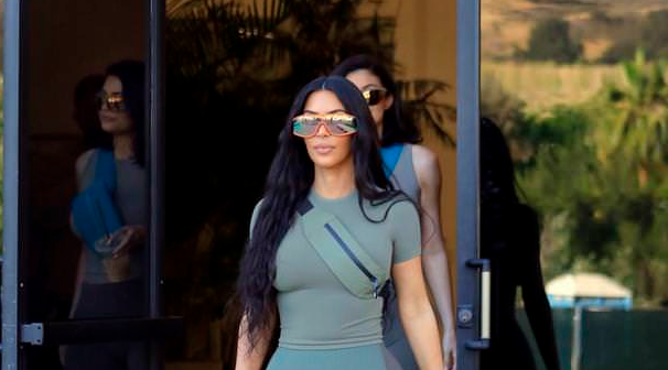 Kylie Jenner y Kim Kardashian se vistieron iguales y salieron a las calles de Los Ángeles