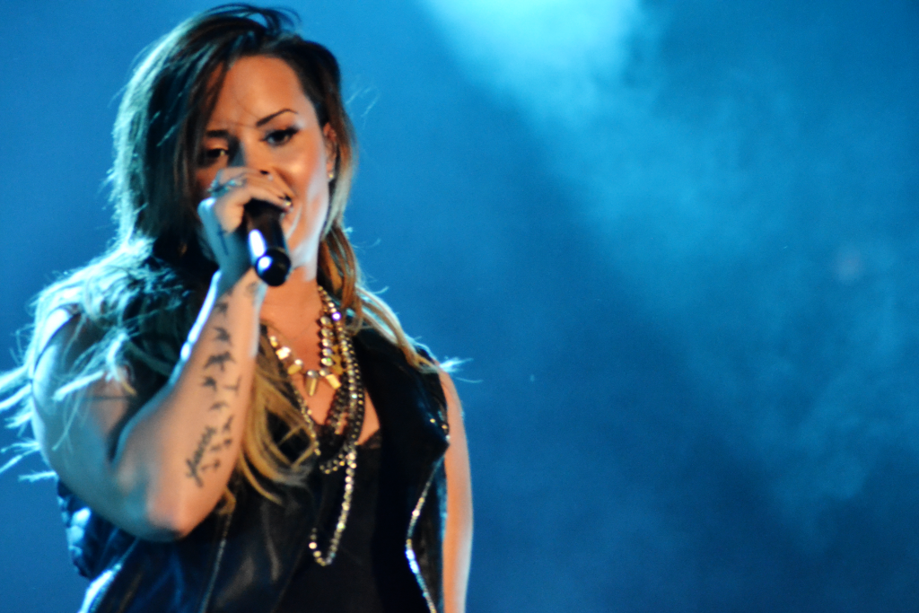  Demi Lovato rompe la sobriedad y le pide disculpas a su familia y fans