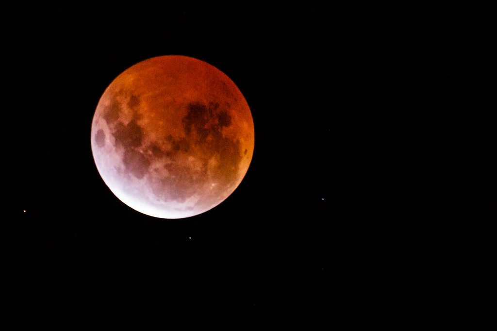  La “luna de sangre” (o eclipse lunar) más grande del siglo se verá este viernes en casi todo el mundo