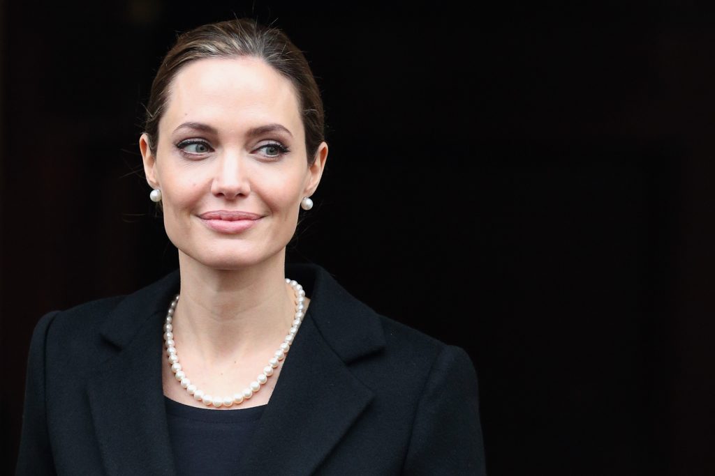 Angelina Jolie comparte sus consejos para que superes a tu ex