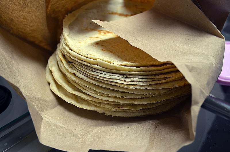  El mercado negro está haciendo que el kilo de tortilla llegue a los 18 pesos