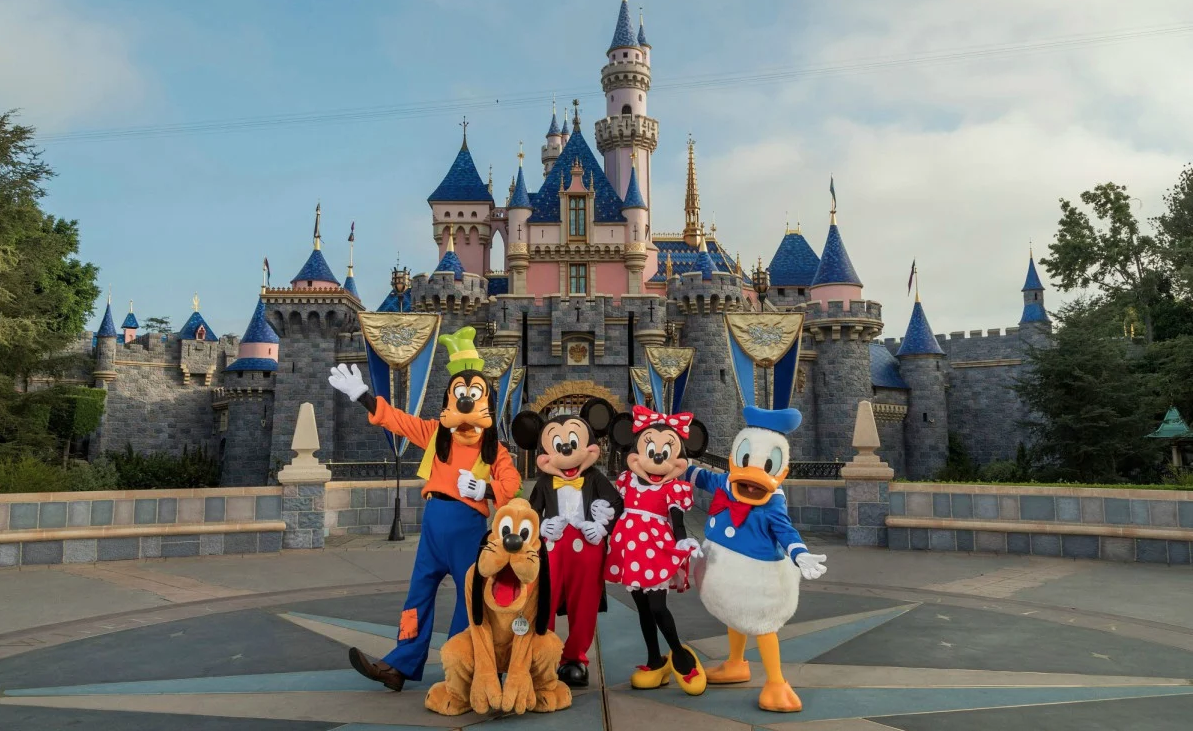  Disneyland se convertirá en un centro de vacunación contra covid-19