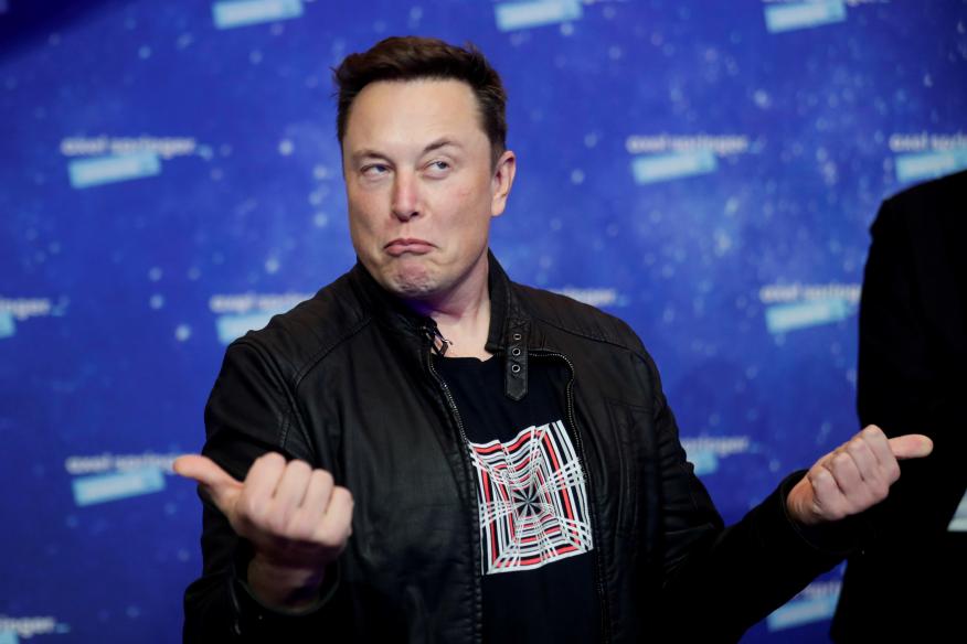 Elon Musk se nos va de Twitter… pero sólo un ratito