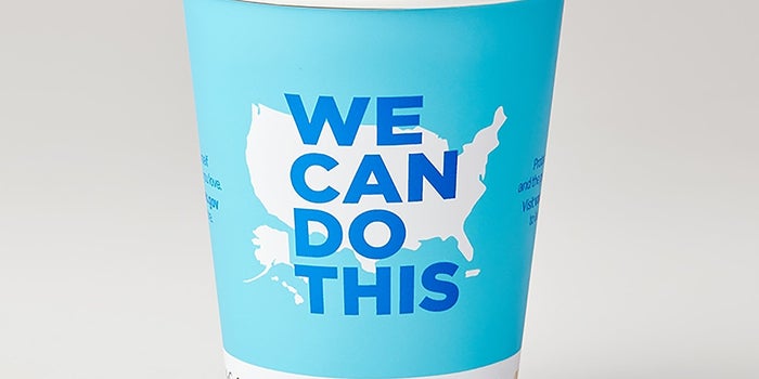  En los Estados Unidos McDonalds promueve vacunarte con vasos de café