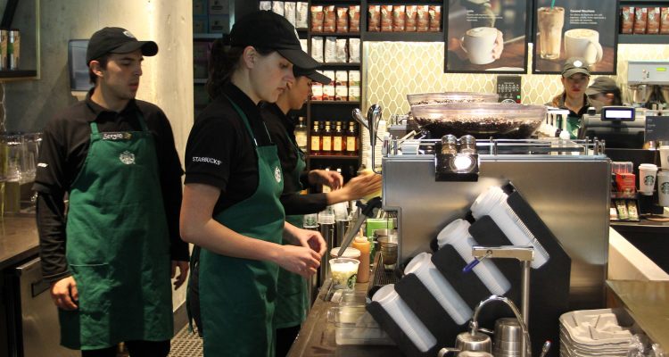  Los empleados de Starbucks están disgustados por esta tendencia