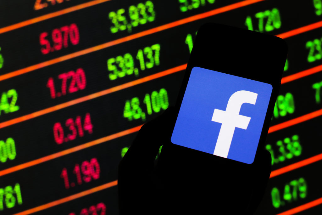 Acciones de Facebook están por los suelos por la caída de ayer