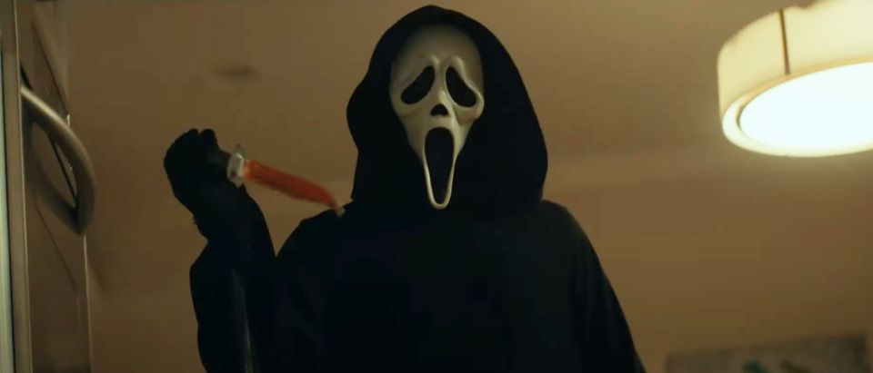Ghostface regresa en el nuevo tráiler de ‘Scream V’