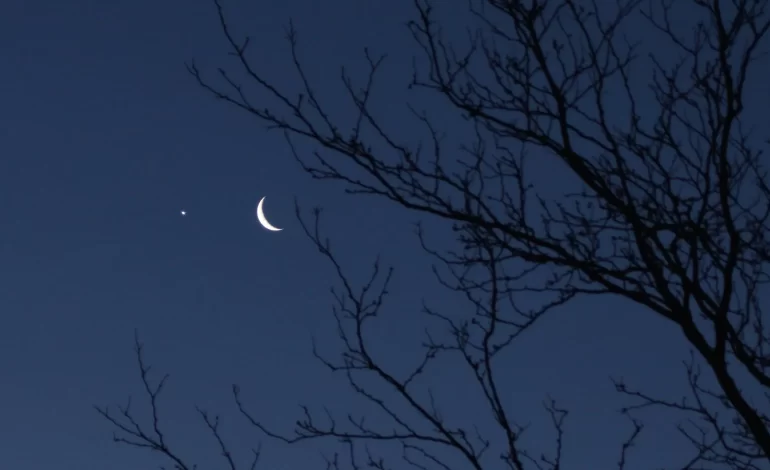  El Beso Cósmico que veremos esta noche; un Encuentro Celestial Entre Venus y la Luna